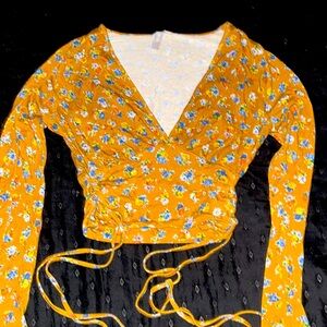 SO Orange Floral Cropped Side Scrunch Long Sleeved